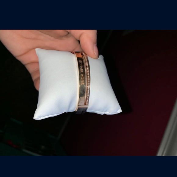 Michael Kors bracelet - Picture 2 of 3